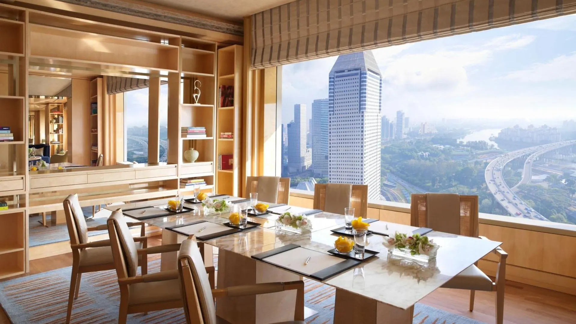 מלון The Ritz-Carlton, Millenia סינגפור